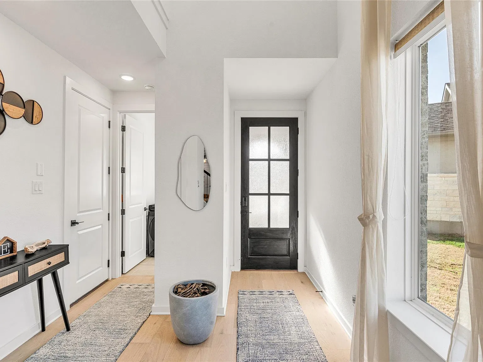 4 bed, 3.0 bath, 2441 sqft, $2,795 — Photo 4
