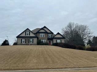 4602 Montclair Cir, Gainesville, GA 30506