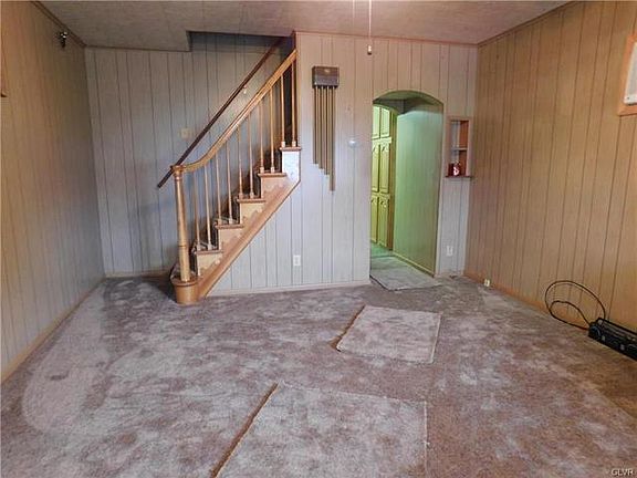 5th image of 2393 Dewey Ave