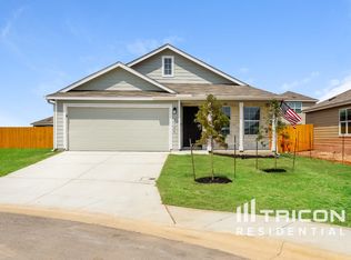 2724 La Mundial St, Seguin, TX 78155