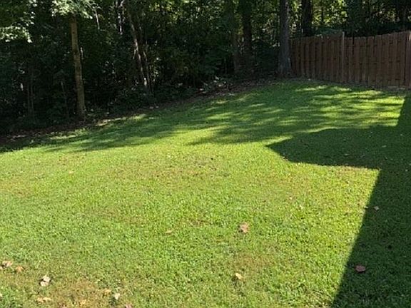 4th image of 142 Hidden Hollow Rd