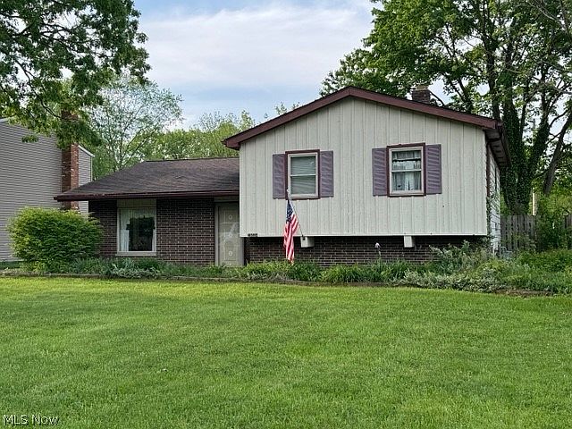 1st image of 26604 Redwood Dr