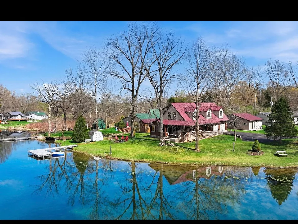 1145 Lakeshore Dr
