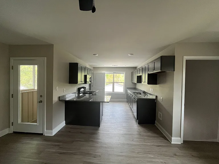 817 Ellis St — Photo 5