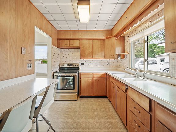 2nd image of 4N365 9th Ave