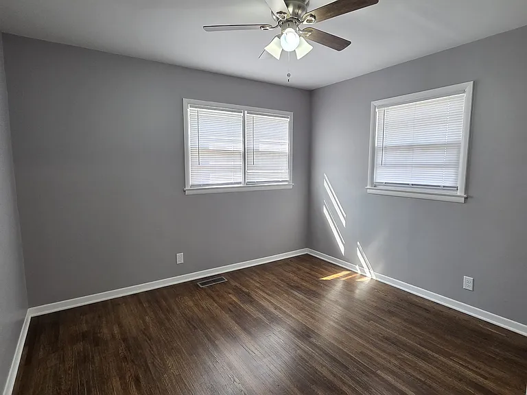 1200 E Beaumont St — Photo 20