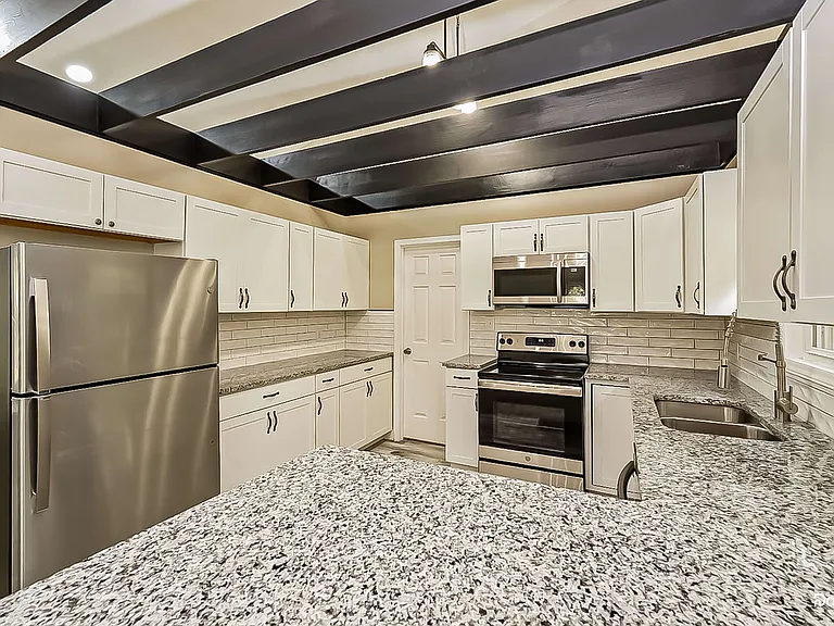 1708 Three Meadows Rd — Photo 4