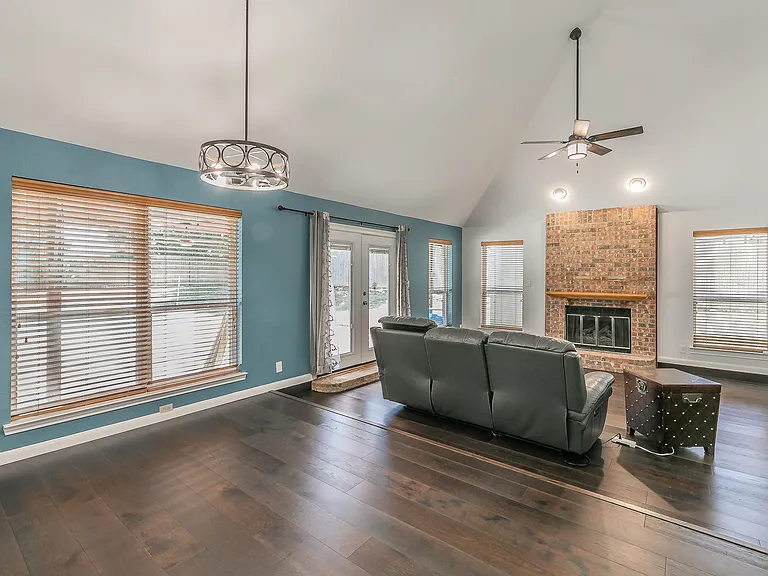 2 Edgemere Ct — Photo 9