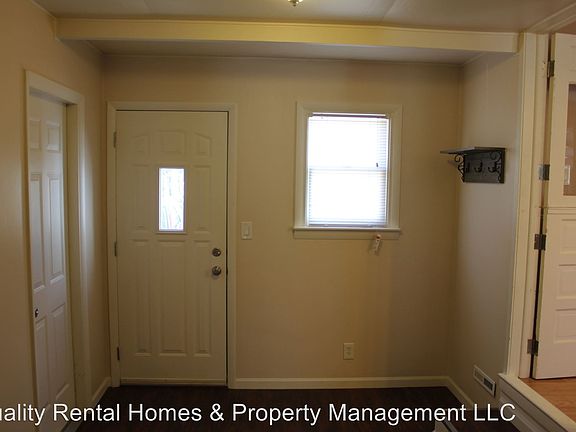 3rd image of 2139 Hillsdale Dr