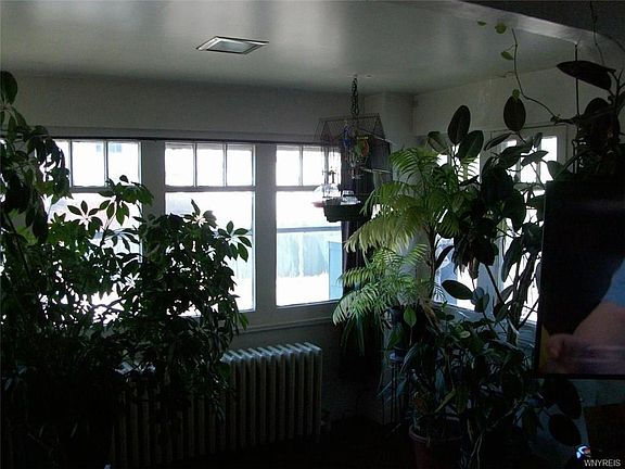 4th image of 27 Melvin Pl