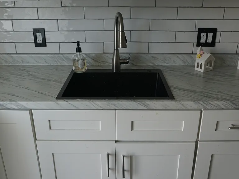 eat in kitchen/dining area gallery