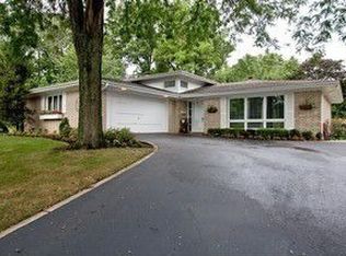 5746 Bunning Dr, Downers Grove, IL 60516