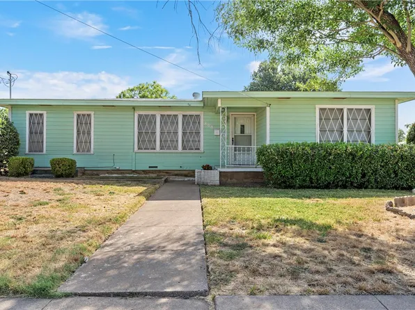 808 S Jefferson St, Mc Gregor, TX 76657