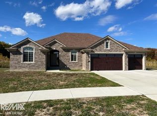 6816 Pintail Rd, Fair Haven, MI 48023