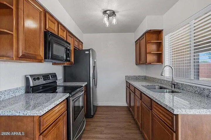 2 bed, 1.0 bath, 1032 sqft, $1,200 — Photo 3