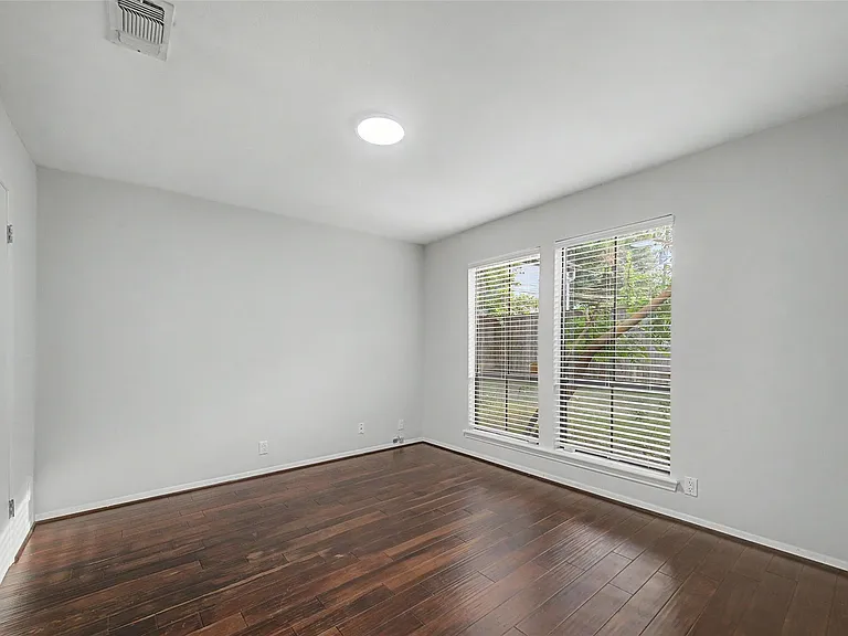 2723 Nottingham St — Photo 27