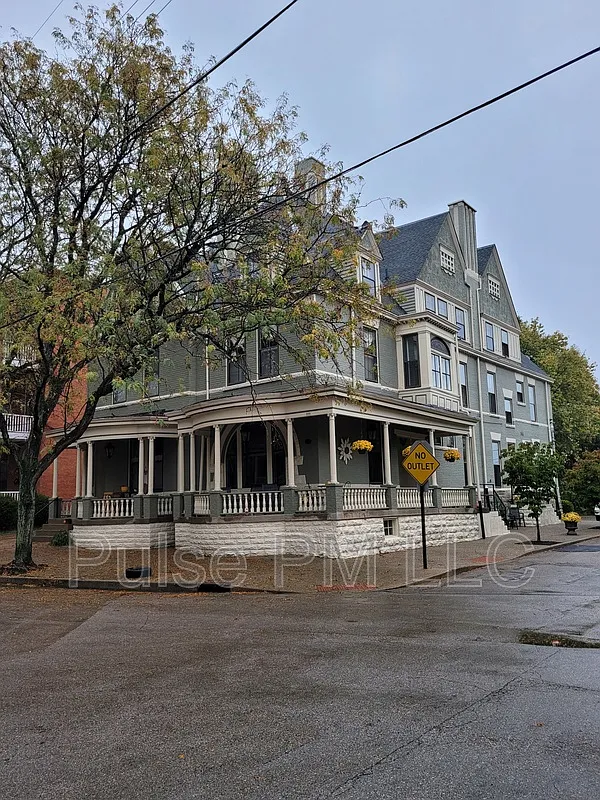 2 bed, 2.0 bath, 1000 sqft, $2,200 — Photo 4