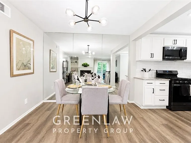 3885 Cedar Cir — Photo 8