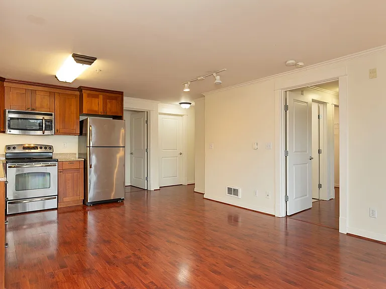 Howard Park Apartments — Photo 32
