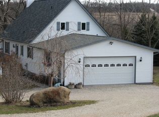 W2071 Twin Lakes Rd, Markesan, WI 53946