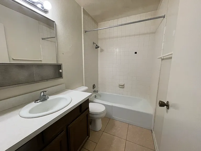 Sunrise Apartments — Photo 7
