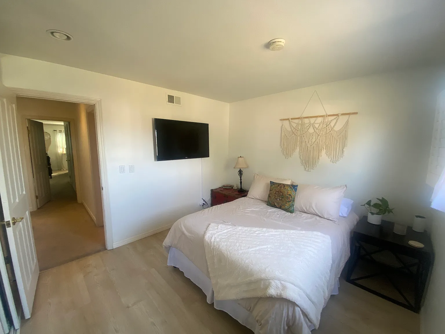 3 bed, 2.5 bath, 1400 sqft, $2,000 — Photo 3