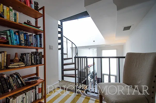 Sold by Brick&Mortar | media 19