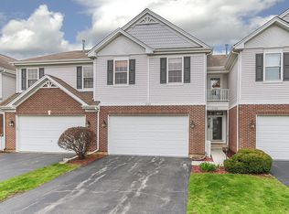 2555 Lorraine Cir, Geneva, IL 60134