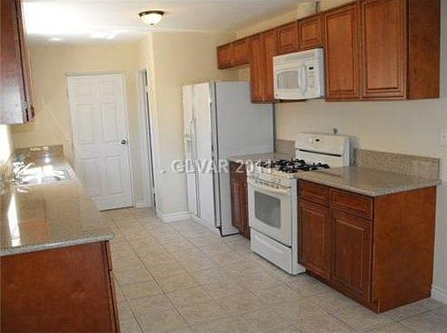 4th image of 943 Westminster Ave