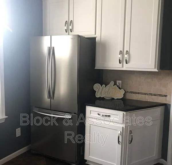 603 Knightsborough Way — Photo 3