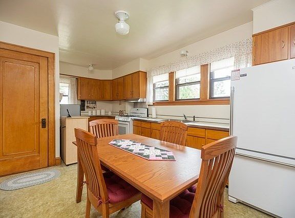 5th image of 1047 Greenview Ave