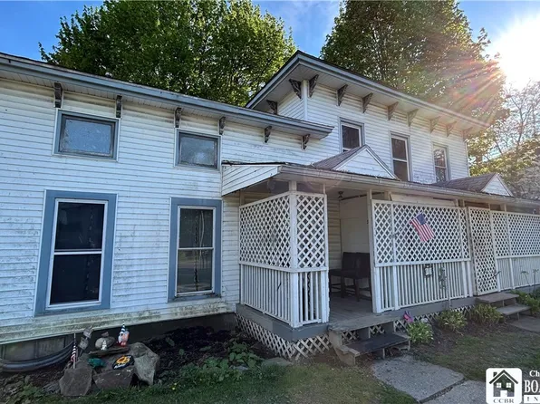 3 Lodi St, Forestville, NY 14062