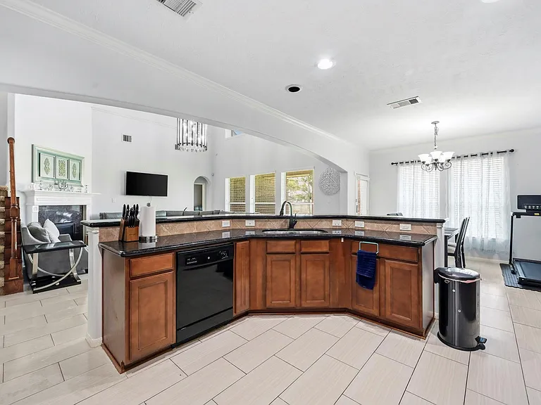 14403 Lakepointe Bend Ln — Photo 48