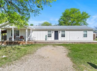 415 S Greenville St, Wolfe City, TX 75496