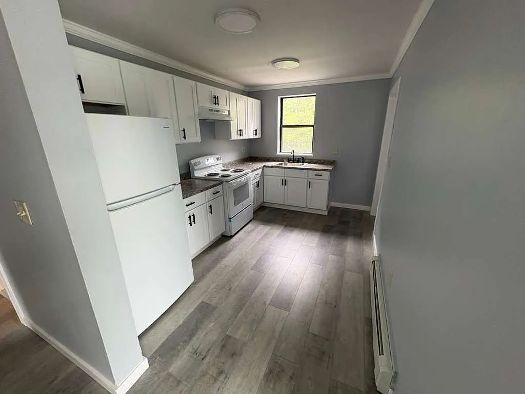 2 bed, $1,895 — Photo 1