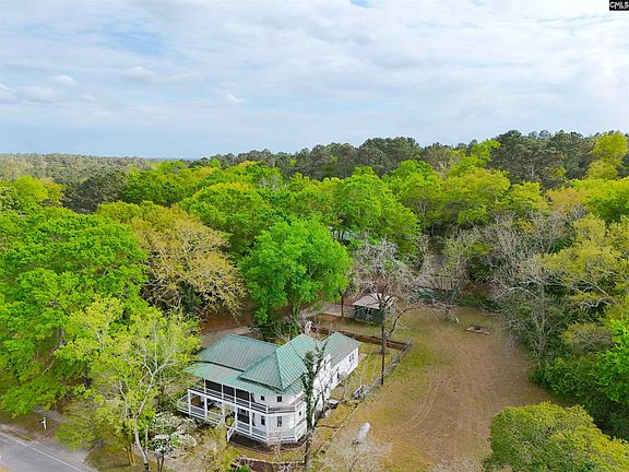 2nd image of 450 Lewie St