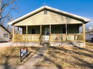 402 S Main St, Windsor, MO 65360