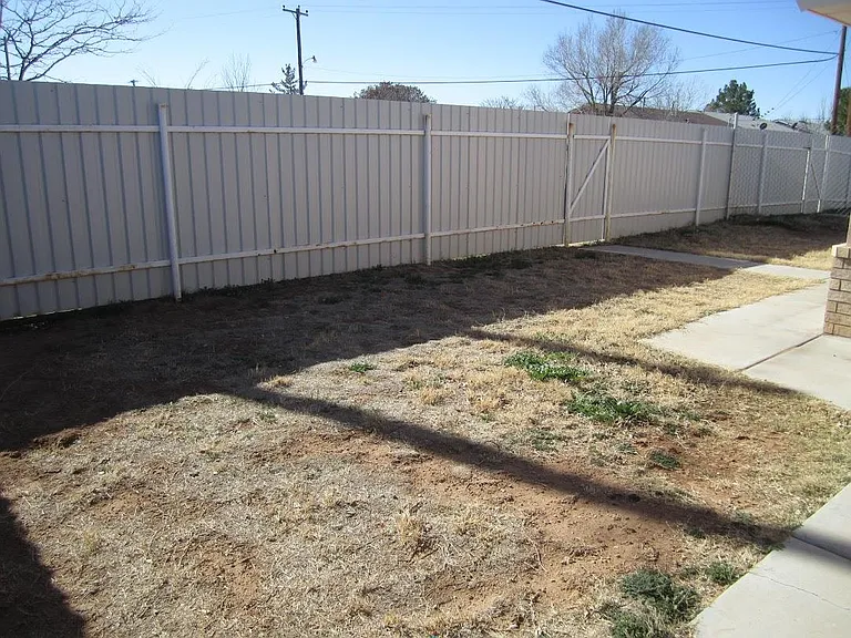4433 Kemper St — Photo 3