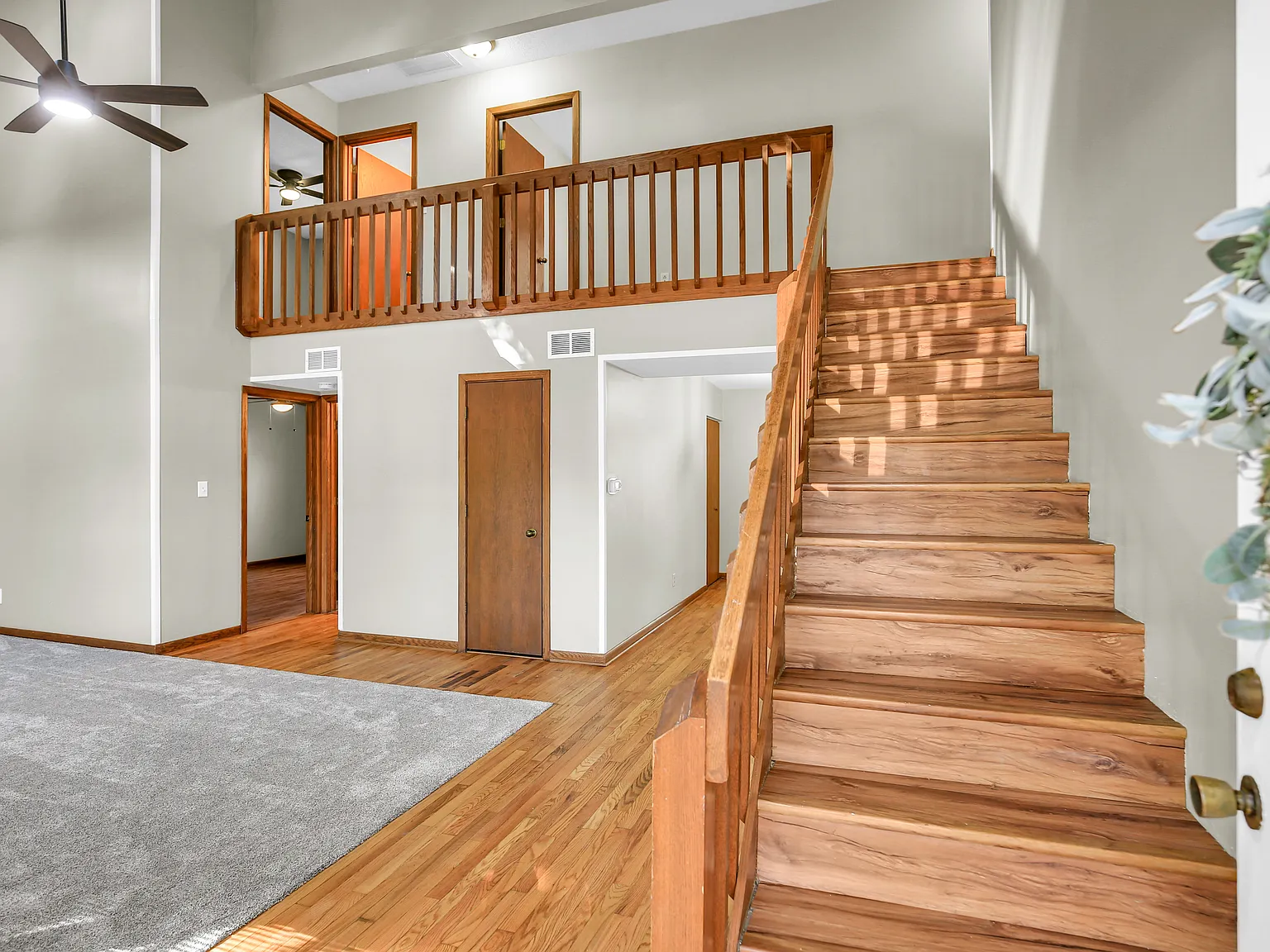 4 bed, 2400 sqft, $2,400 — Photo 4