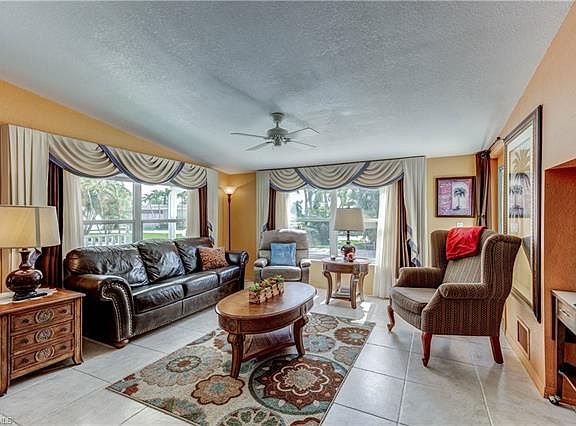 3rd image of 4027 Crystal Lake Dr