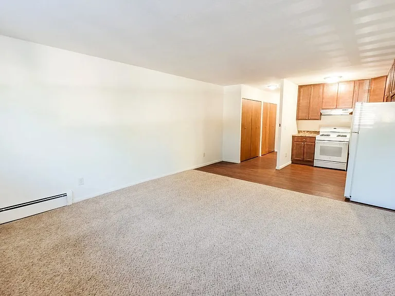 Welcome to Central Lakes of Uptown, where modern living meets comfort. This spacious apartment features an open layout, ample natural light, and a well-appointed kitchen. Enjoy easy access to local amenities. Schedule your tour today!