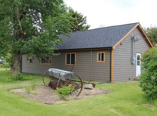 208 Dupuyer Ave, Valier, MT 59486