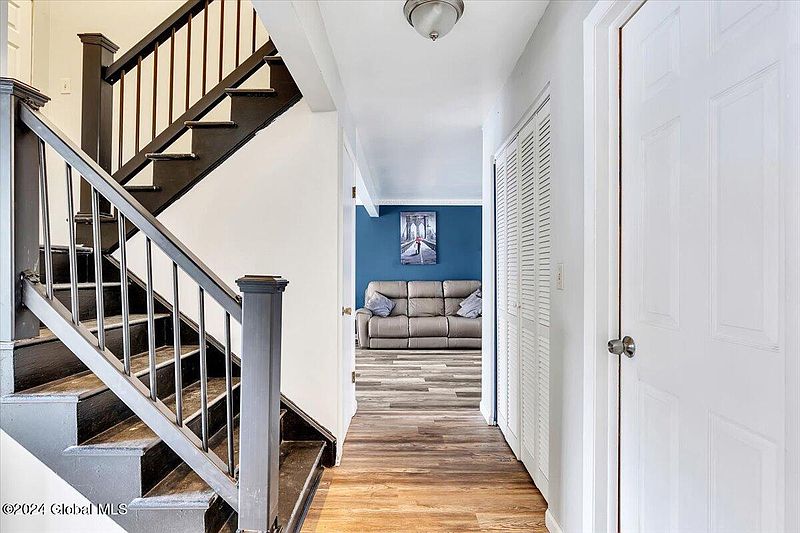 5th image of 33 Eliot Avenue