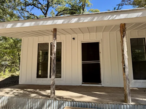 535 Woodlawn Dr, Madill, OK 73446