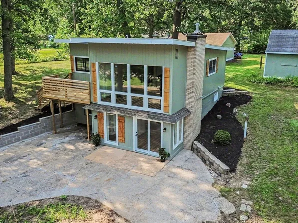10501 Jefferson Rd, Osceola, IN 46561