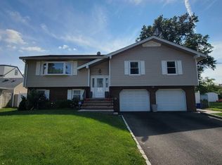 316 Cane St, Teaneck, NJ 07666