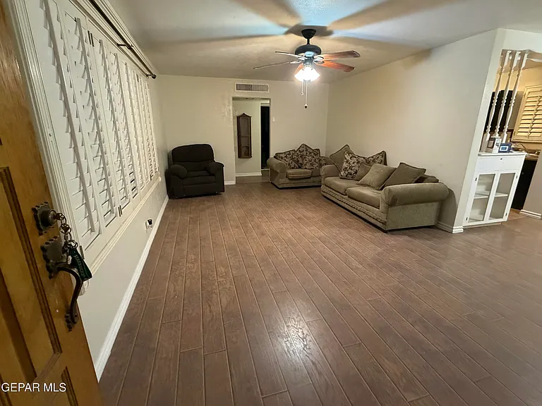 8208 Dempsey Ave — Photo 3