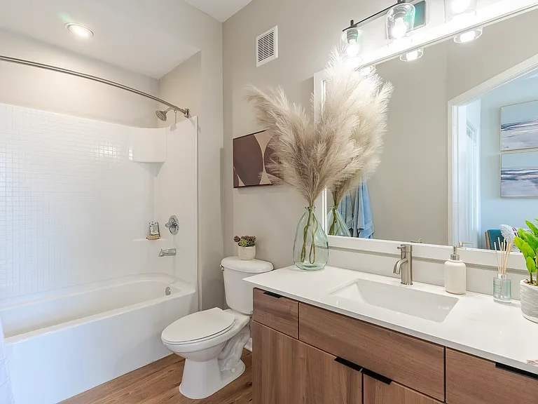 Spacious Bathroom
