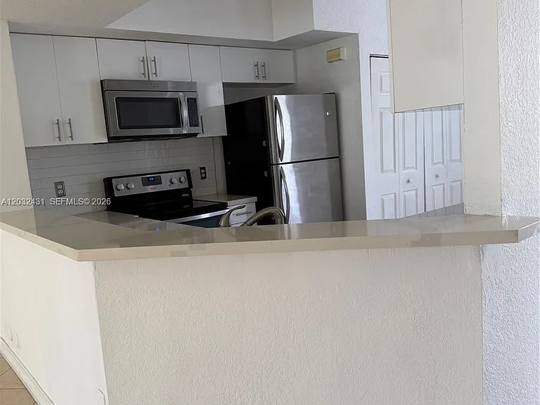 715 SW 148th Ave #611 — Photo 5