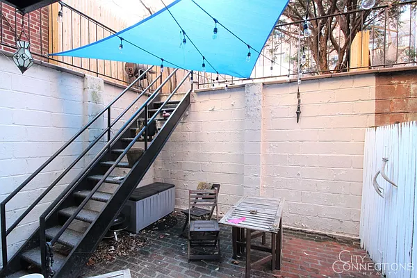 Rented by City Connections Realty | media 6